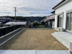 リフォーム外構工事　福岡県宗像市　芝貼り施工過程　目土