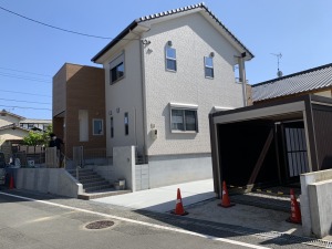 新築外構工事　福岡県古賀市　コンクリート刷毛引き