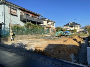 先行工事　福岡県古賀市　ブロック工事　床掘　砕石敷