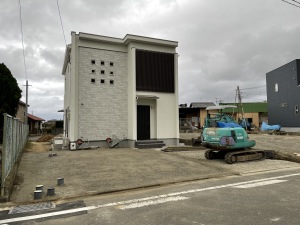 新築外構工事　福岡県古賀市　車庫掘削　砕石敷