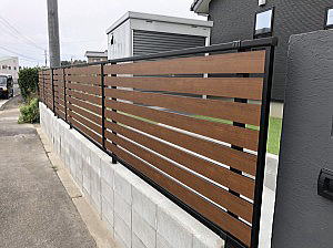 エクステリア施工例　福岡県古賀市　目隠しフェンス取付工事