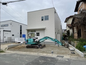 新築外構工事　福岡市南区　コンクリート下地砕石敷