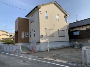 新築外構工事　福岡県古賀市　コンクリート下地砕石敷