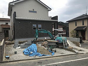 �V�z�O�\�H���@�������@���s�@�u���b�N�ωߒ�