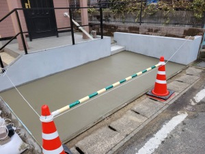 ���t�H�[���O�\�H���@�����s����@�R���N���[�g���ш���