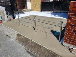 �R���N���[�g���ш���