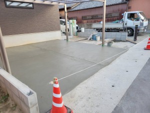 �V�z�O�\�H���@�����������S�u�ƒ��@�R���N���[�g���W�d�グ