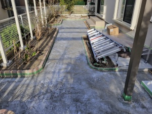 �V�z�O�\�H���@�����s����@�^�C�����n�R���N���[�g�e�ł�