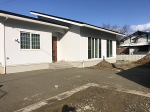 �V�z�O�\�H���@���������Îs�@�U���{�]��