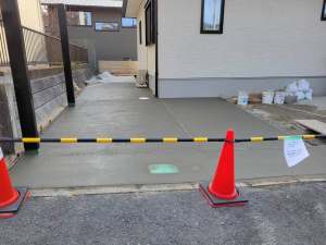 �V�z�O�\�H���@���������Îs�@�R���N���[�g���ш���