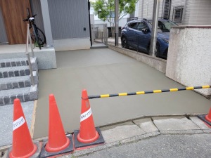 �V�z�O�\�H���@�����s����@�R���N���[�g���ш���