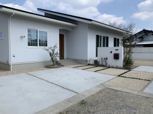 �V�z�O�\�H���@���������Îs�@���H