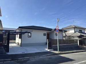 �V�z�O�\�H���@���������Îs�@�J�[�|�[�g�@���H