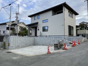 �V�z�O�\�H���@�����s����@�u���b�N�ς�