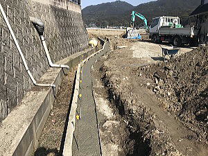 �V�z�O�\�H���@�����s���ǋ�@�y���߃u���b�N�H���@��b�R���N���[�g