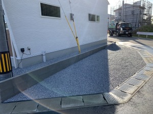 �V�z�O�\�H���@�������@���s�@�����~