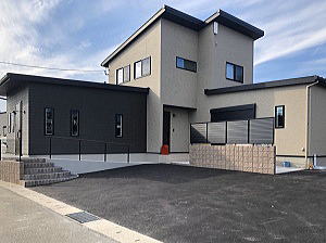 �V�z�O�\�H���@���������Îs�@���H