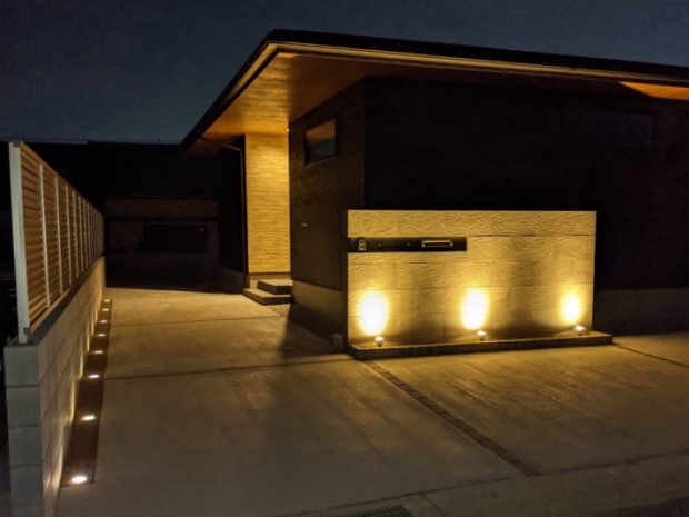 �V�z�O�\�{�H��@�����s����@���C�g�A�b�v